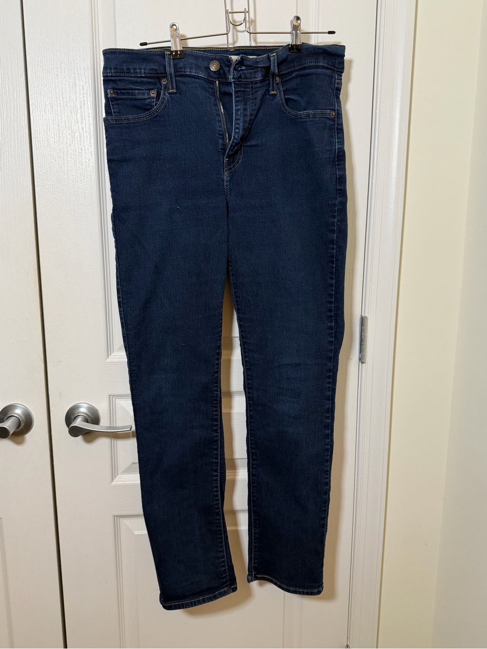 Levi's Women's 724 High Rise Straight Leg Jeans in Dark Indigo